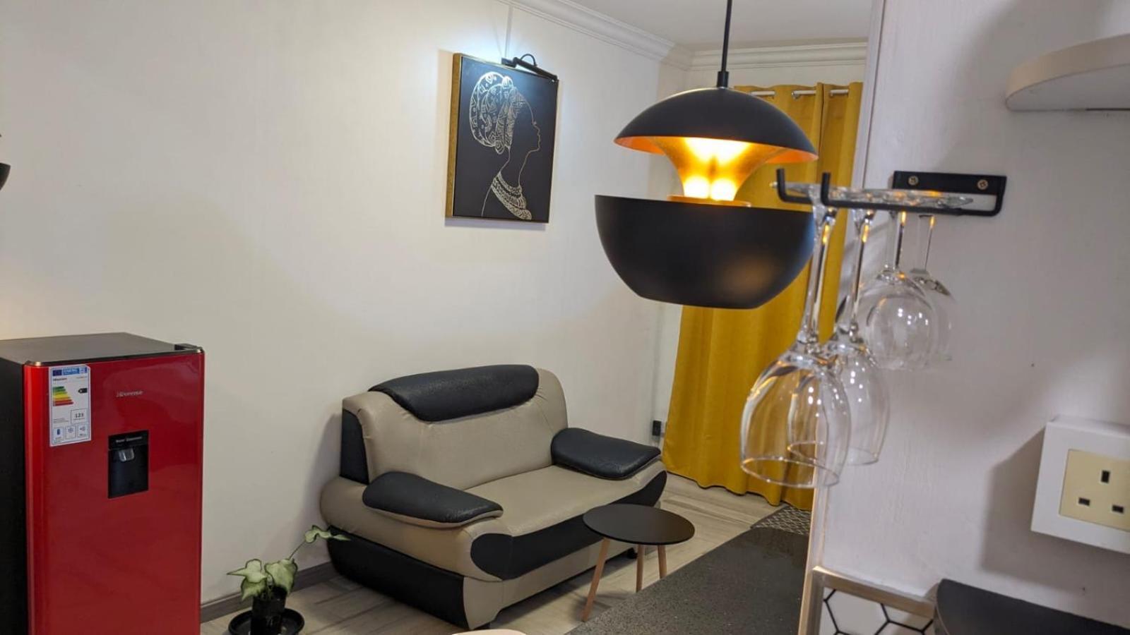 Happy House - Cosy Apartment With Private Pool And Walking Distance To Blue Bay Beach Exterior photo