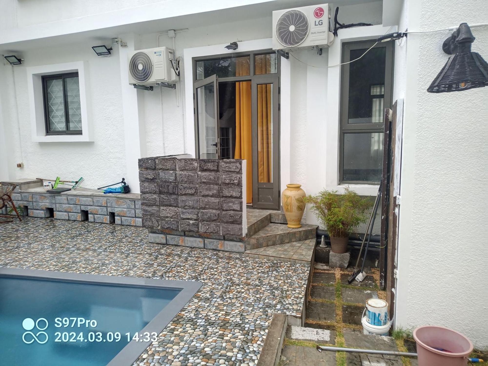 Happy House - Cosy Apartment With Private Pool And Walking Distance To Blue Bay Beach Exterior photo
